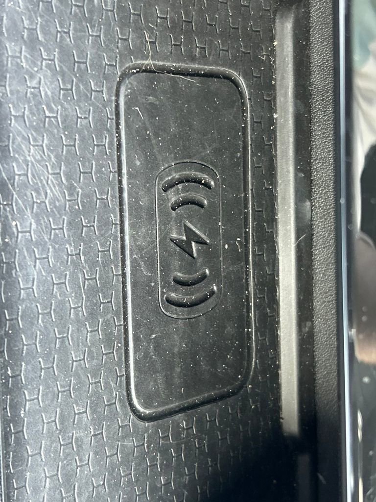 Used 2024 Jaguar F-PACE R-Dynamic S image 33