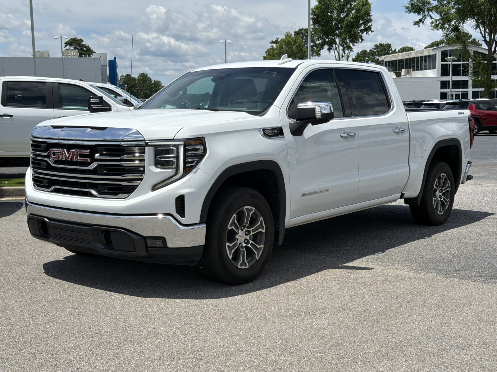 Used 2024 GMC Sierra 1500 SLT AWD/4WD image 7