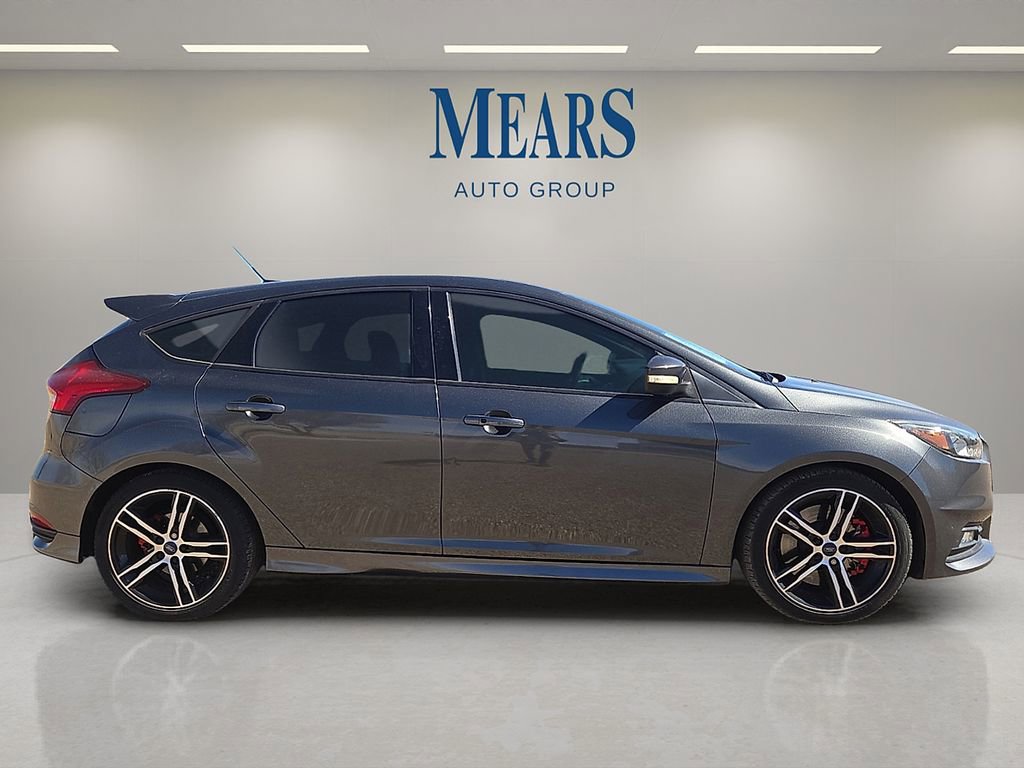 Used 2017 Ford Focus ST image 6