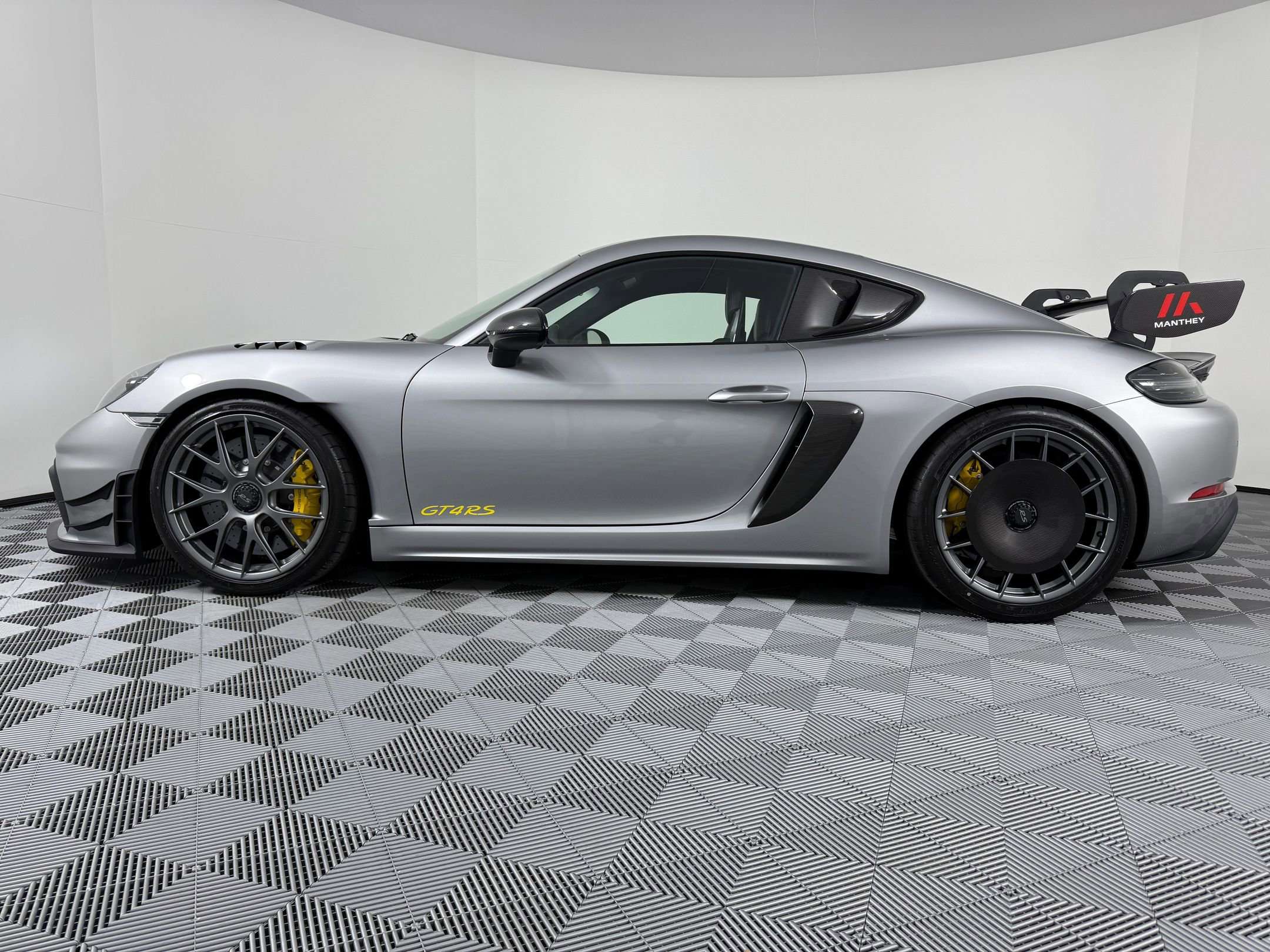 New 2025 Porsche 718 Cayman GT4 RS image 2