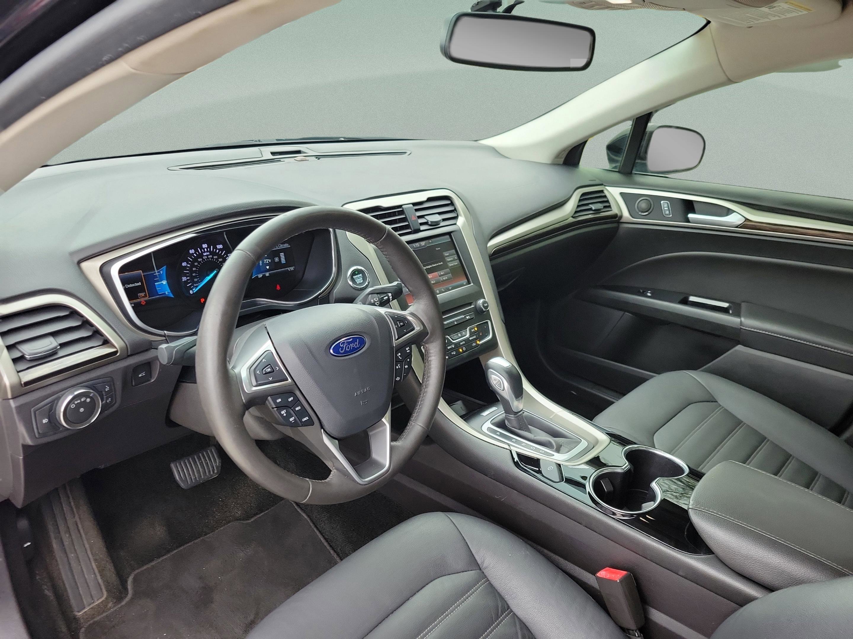 Used 2016 Ford Fusion SE w/ Equipment Group 202A FWD image 6