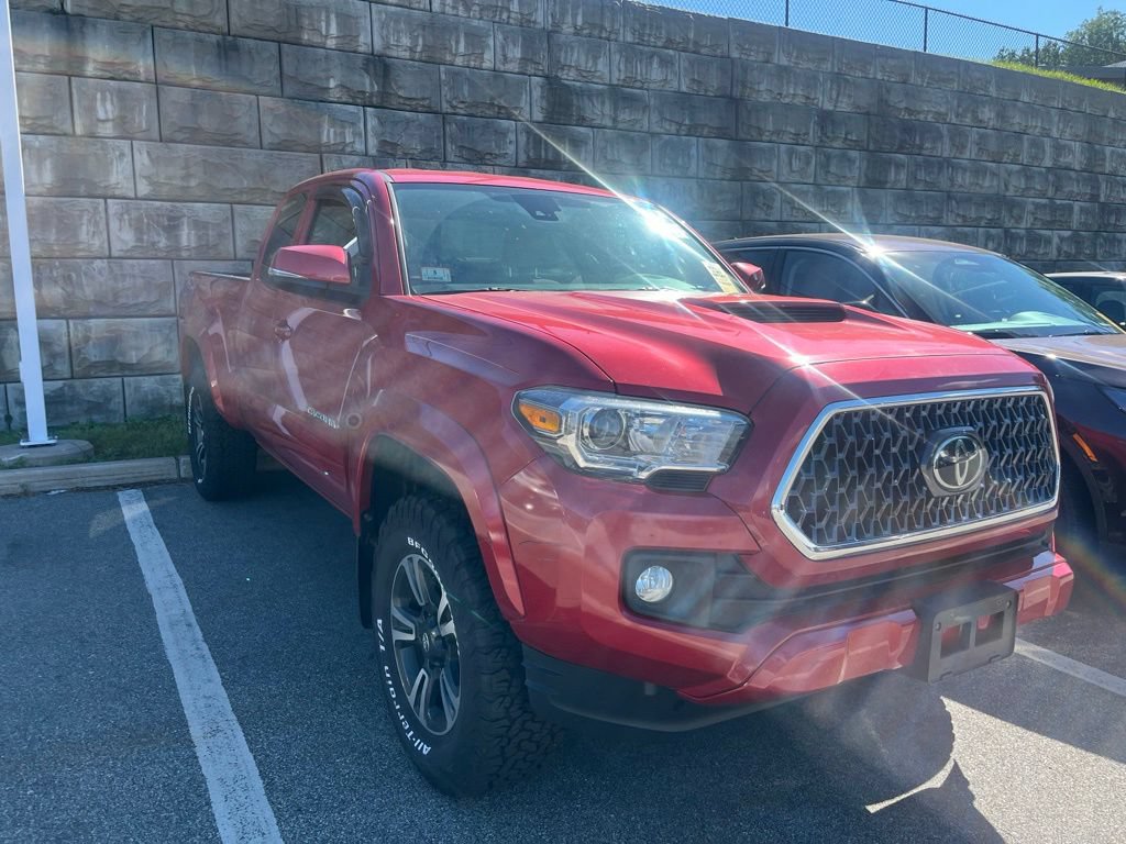 Used 2019 Toyota Tacoma TRD Sport AWD/4WD image 3