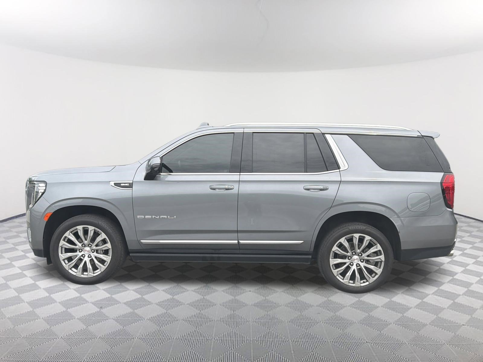 Certified 2022 GMC Yukon Denali w/ Denali Premium Package RWD image 2