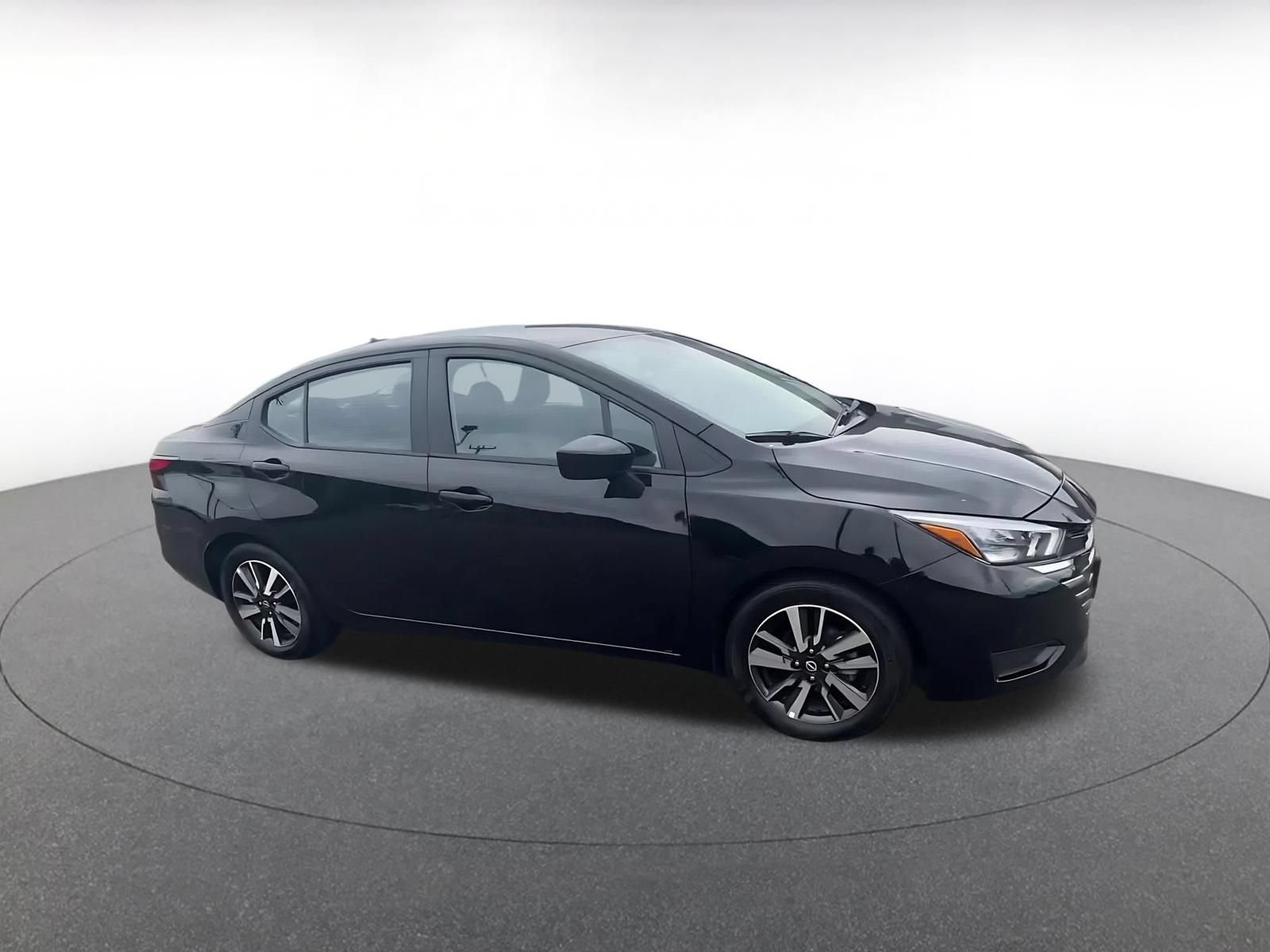 Used 2025 Nissan Versa SV FWD video 2