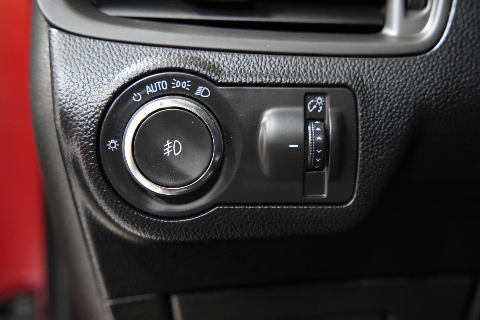Used 2019 Buick Envision Essence image 31