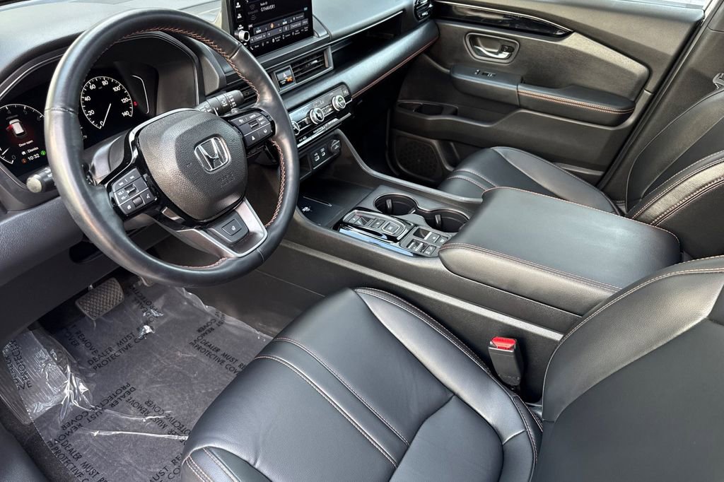 Certified 2025 Honda Pilot TrailSport image 4