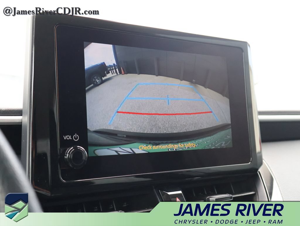 Used 2025 Toyota Corolla LE FWD image 32