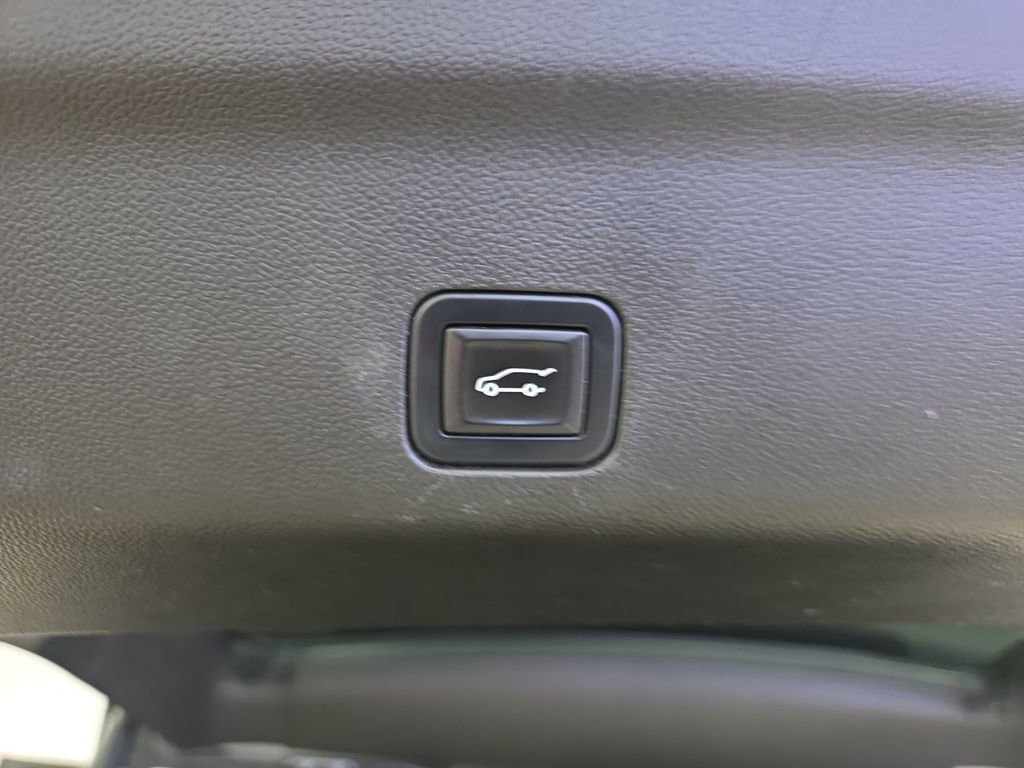 Used 2021 GMC Yukon XL AT4 image 14