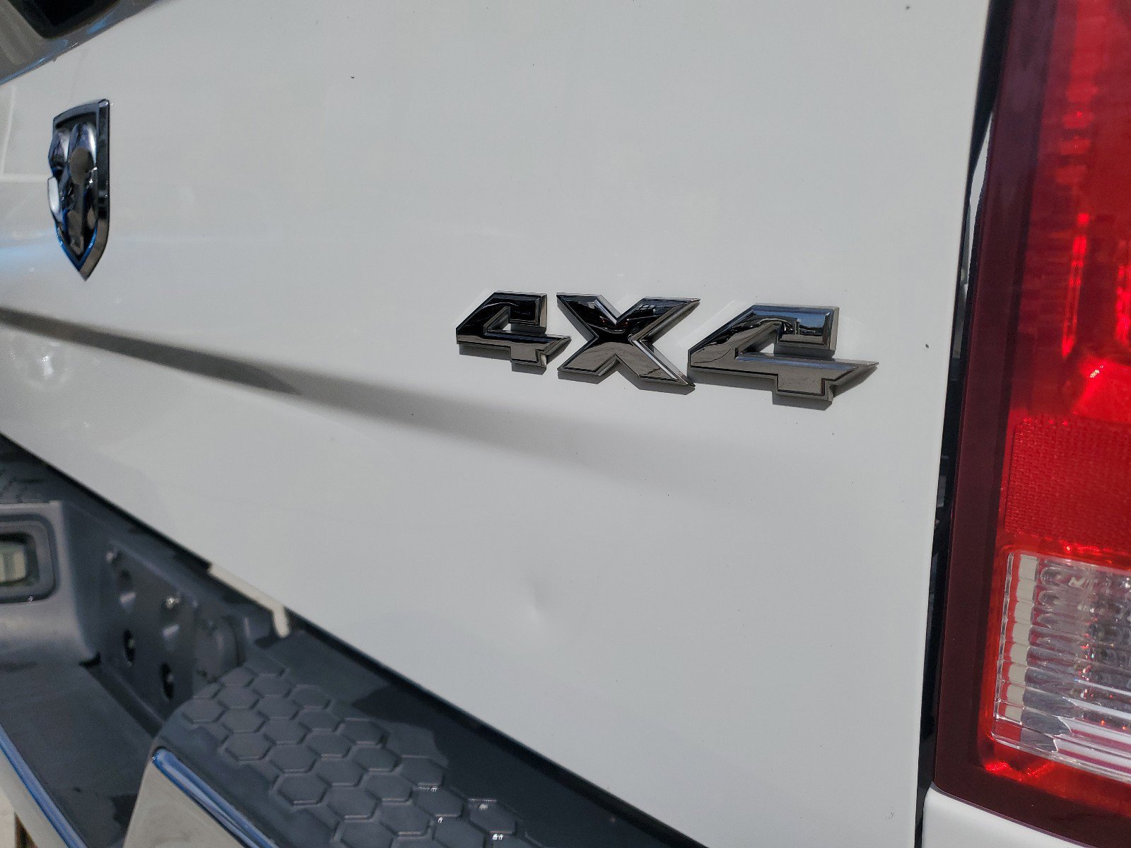 Used 2018 RAM 2500 Tradesman w/ Chrome Appearance Group image 7