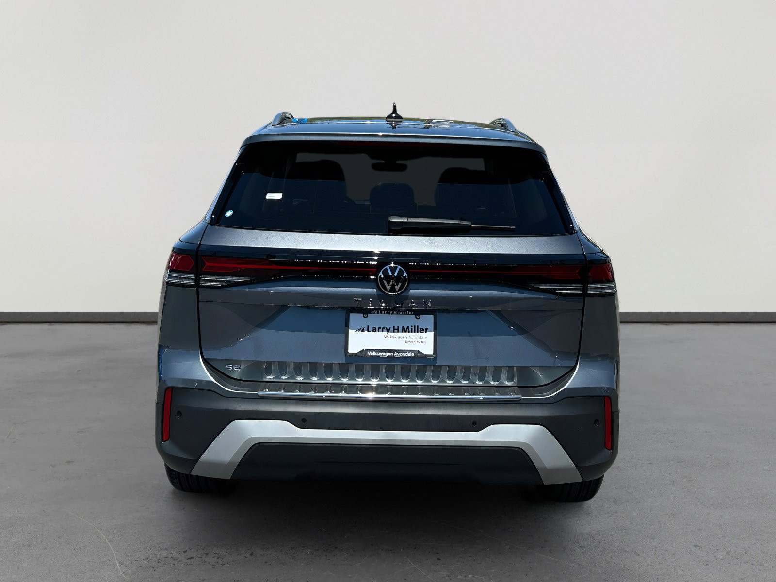 Used 2026 Volkswagen Tiguan SE FWD image 4