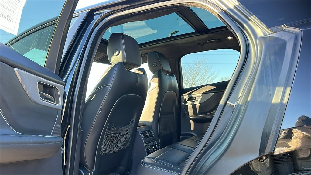 Used 2018 Jaguar F-PACE S image 21