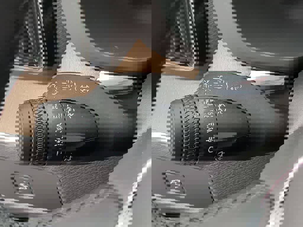 New 2026 Volvo XC60 B5 Plus w/ Protection Package Premier image 25