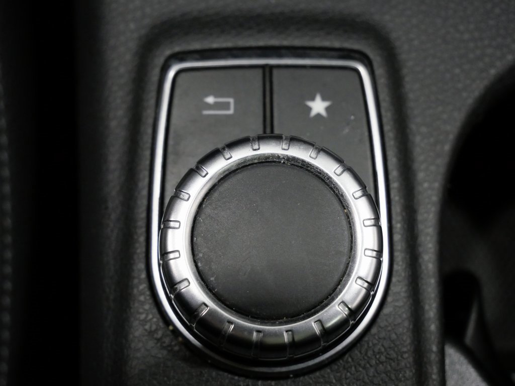 Used 2019 Mercedes-Benz GLA 250 4MATIC image 23