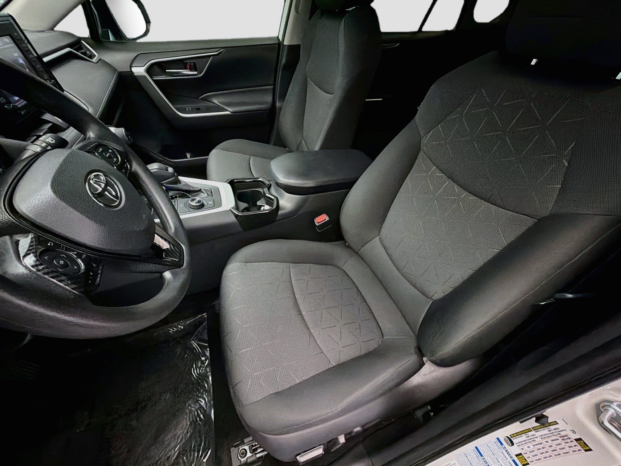 Used 2020 Toyota RAV4 XLE w/ Carpet Mat Package AWD/4WD image 11