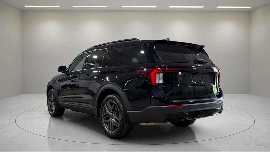 Used 2026 Ford Explorer ST-Line w/ ST-Line Street Pack AWD/4WD image 13