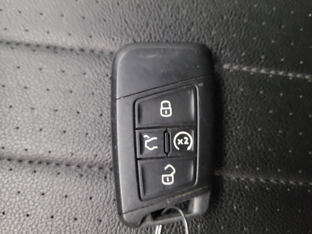 Used 2024 Volkswagen Tiguan SE image 32