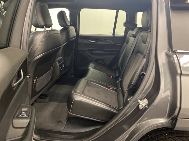Used 2023 Jeep Grand Cherokee Altitude image 22
