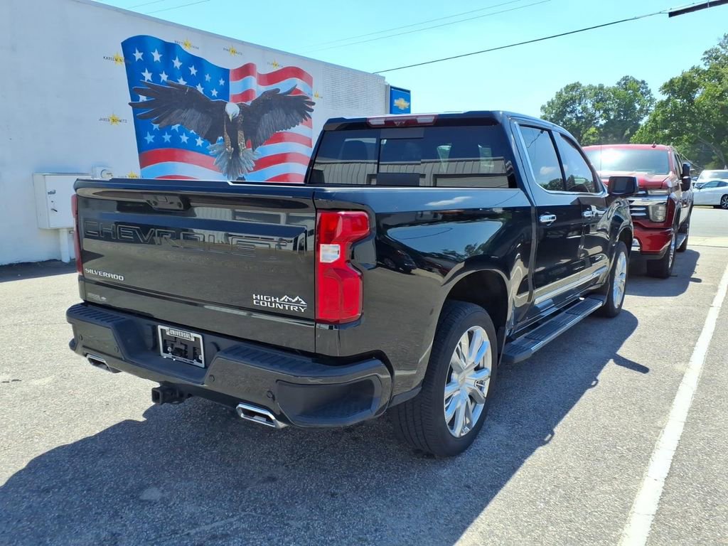 Used 2025 Chevrolet Silverado 1500 High Country w/ High Country Premium Package AWD/4WD image 3
