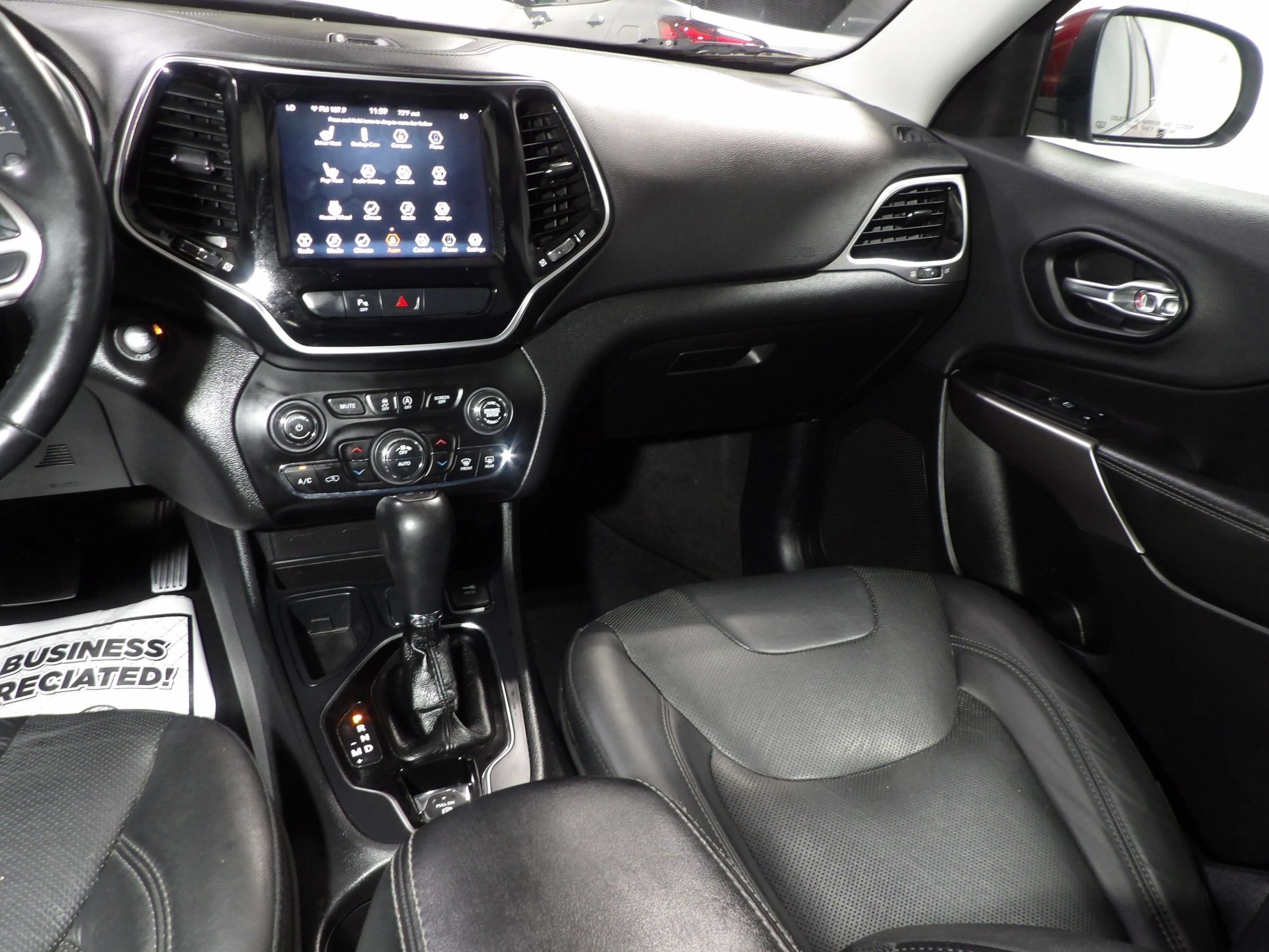 Used 2019 Jeep Cherokee Limited FWD image 11