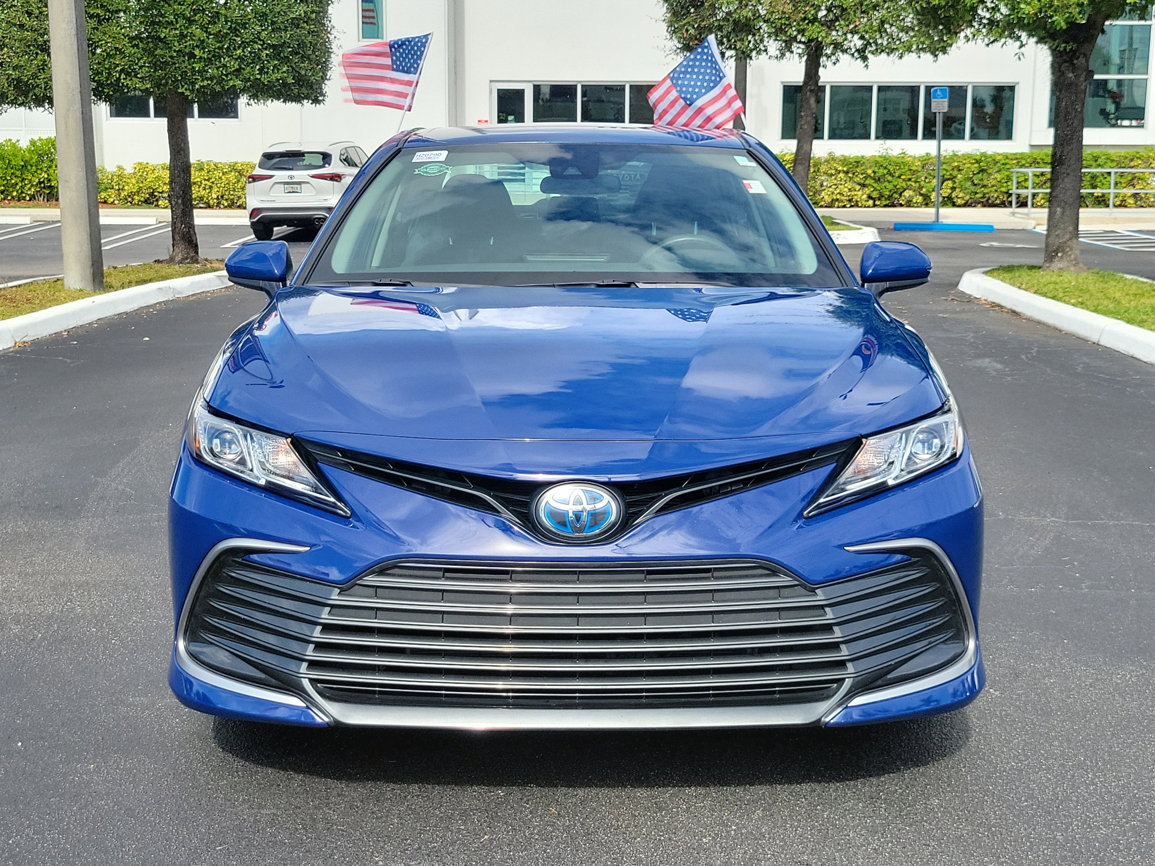 Used 2023 Toyota Camry LE image 4