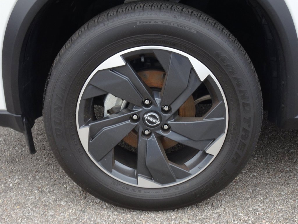 Used 2025 Nissan Rogue SV w/ SV Premium Package AWD/4WD image 23