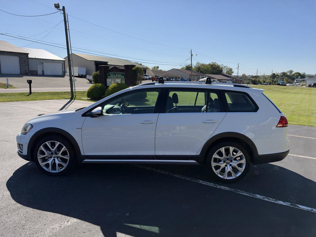 Used 2017 Volkswagen Golf Alltrack SEL AWD/4WD image 4