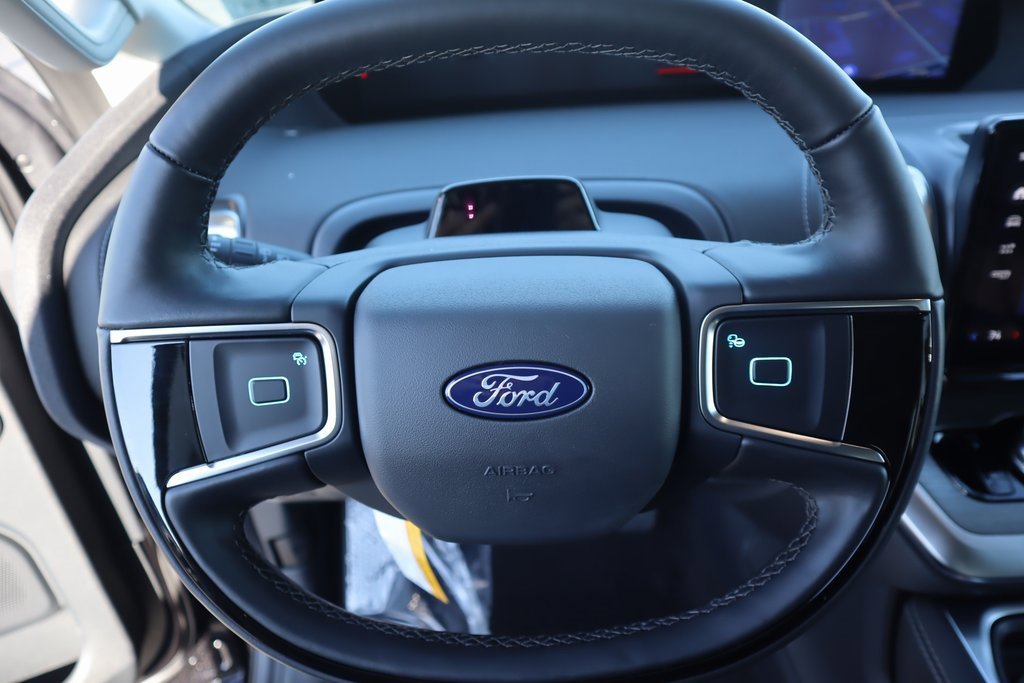 New 2025 Ford Expedition Platinum image 3