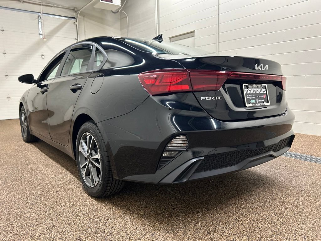 Used 2023 Kia Forte LXS FWD image 4