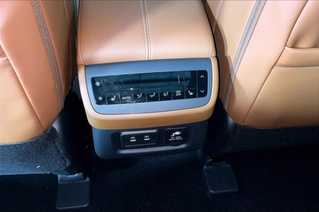 New 2026 Nissan Pathfinder Platinum w/ Cargo Package image 42