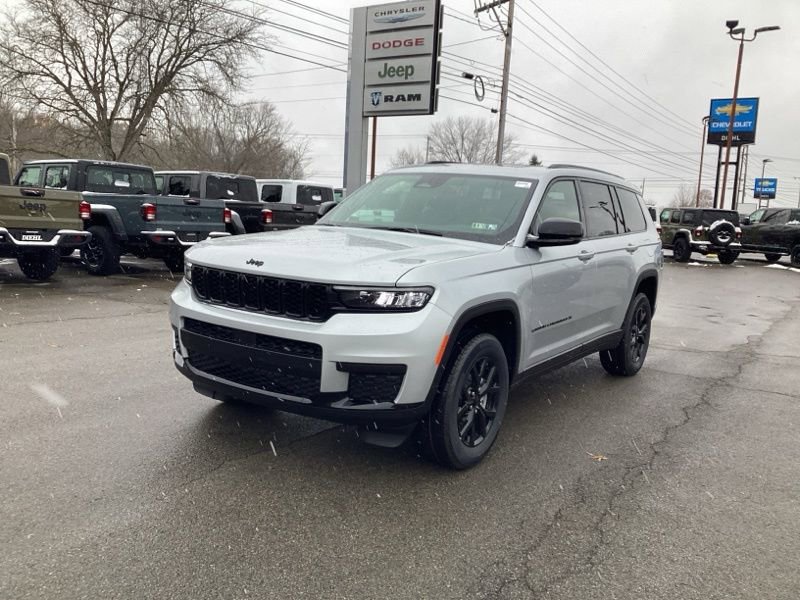 New 2025 Jeep Grand Cherokee L Altitude image 3