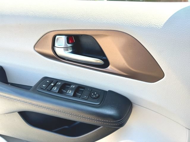 Used 2019 Chrysler Pacifica Touring-L Plus w/ Tire & Wheel Group FWD image 23