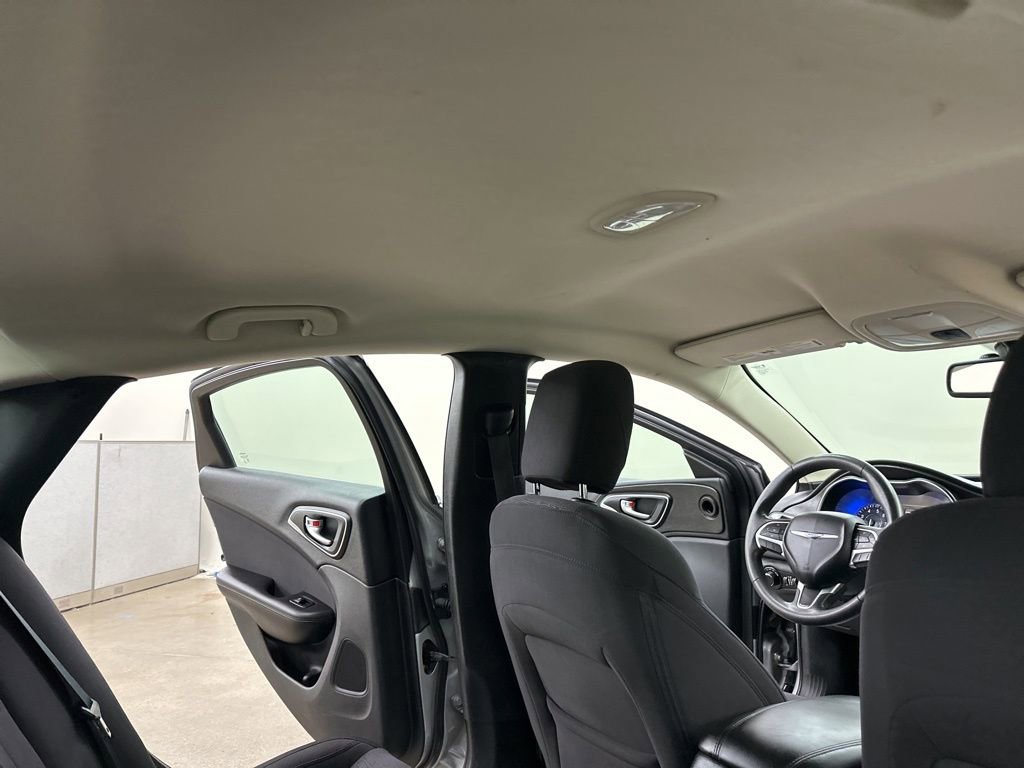 Used 2015 Chrysler 200 Limited image 22