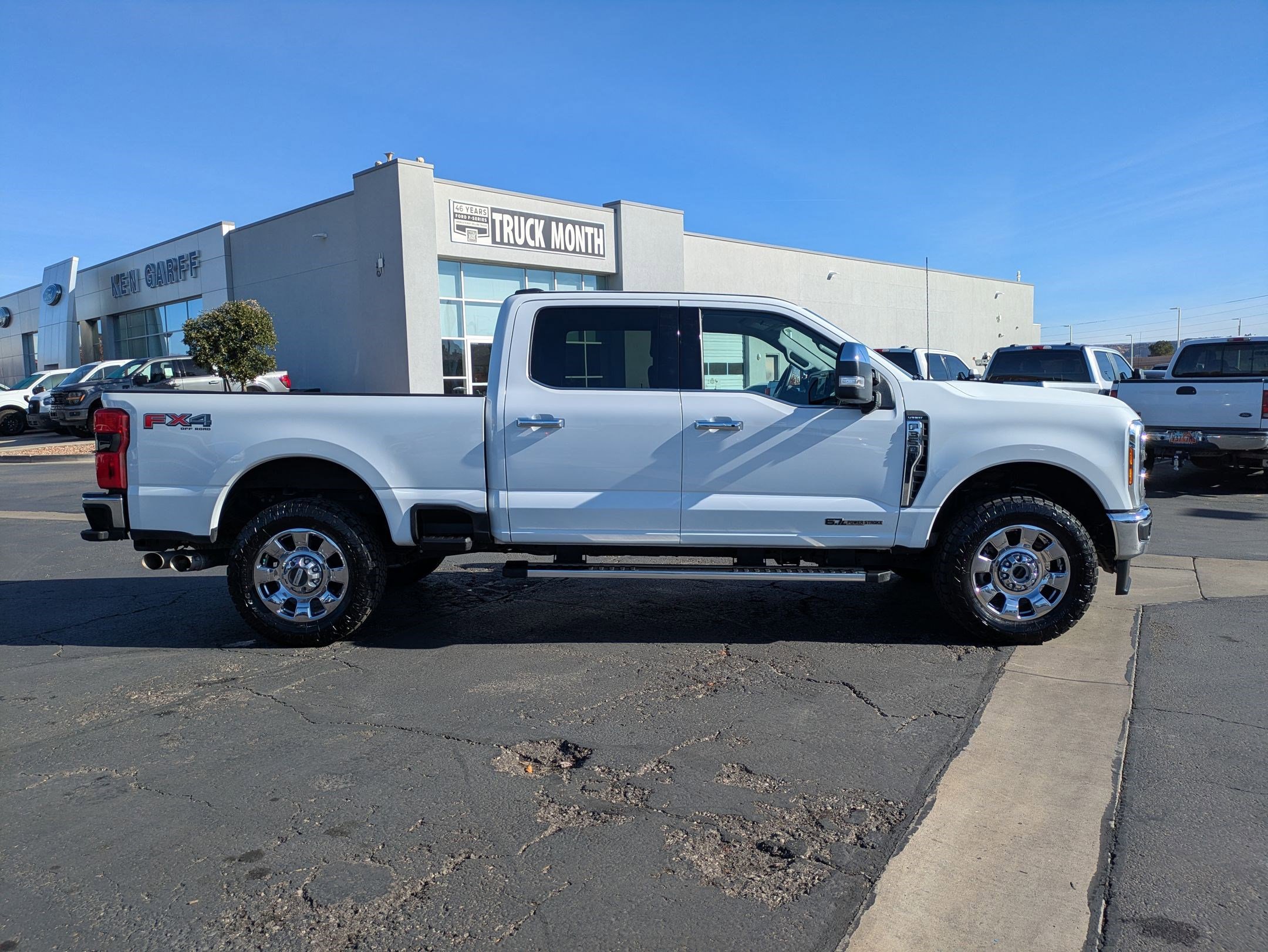 Used 2025 Ford F350 Lariat image 2