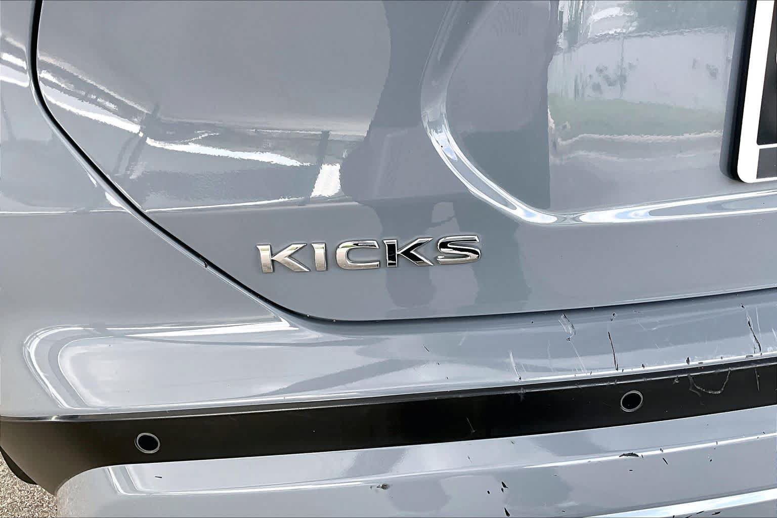 Certified 2024 Nissan Kicks SR w/ SR Premium Package FWD image 10