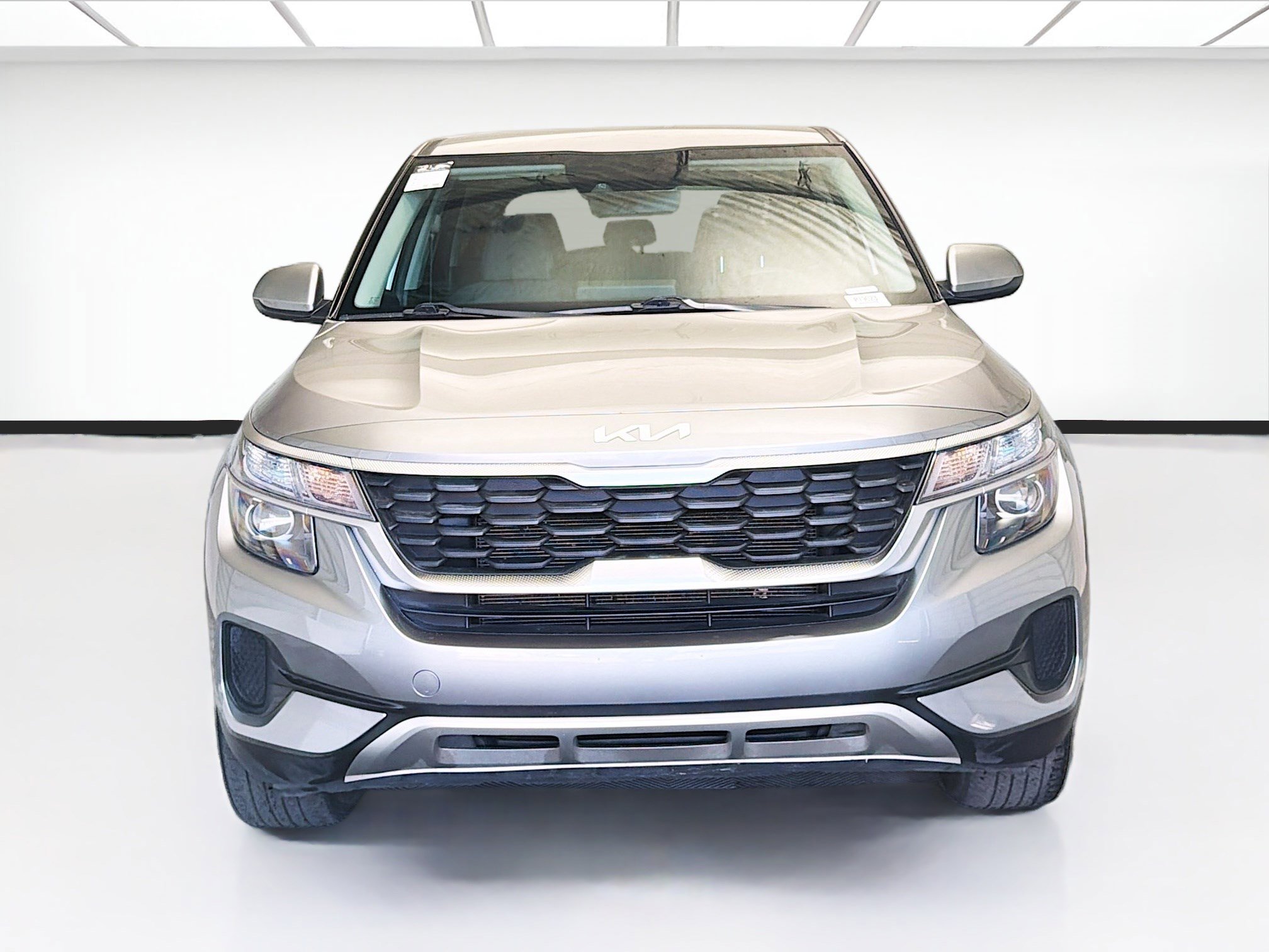 Used 2022 Kia Seltos LX image 2