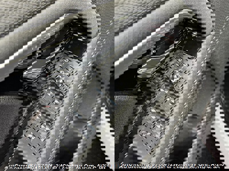 Used 2021 Land Rover Range Rover Evoque S image 22