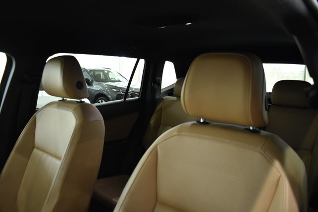 Used 2022 Volkswagen Tiguan SE AWD/4WD image 46