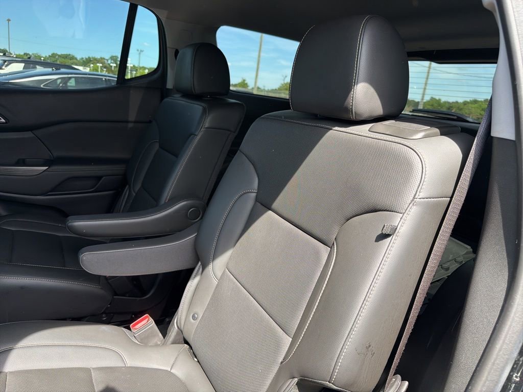 Used 2023 GMC Acadia SLT w/ Preferred Package image 12