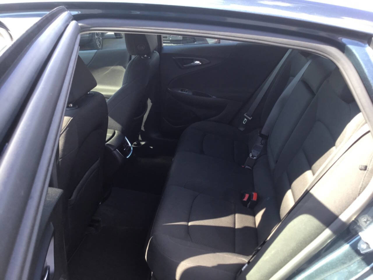 Used 2020 Chevrolet Malibu LT image 3