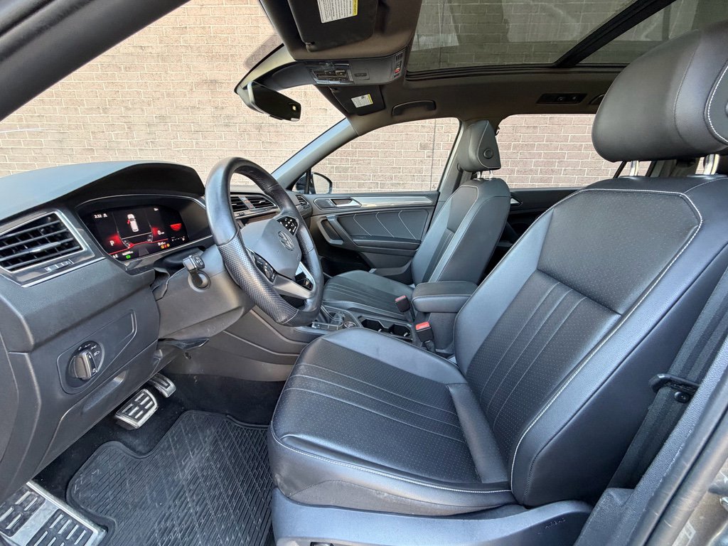 Used 2022 Volkswagen Tiguan SE R-Line image 12