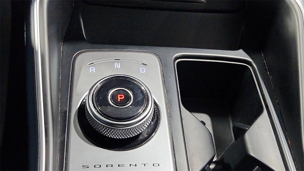 Used 2021 Kia Sorento S image 23