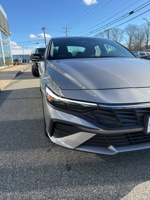 Certified 2025 Hyundai Elantra Sport image 3