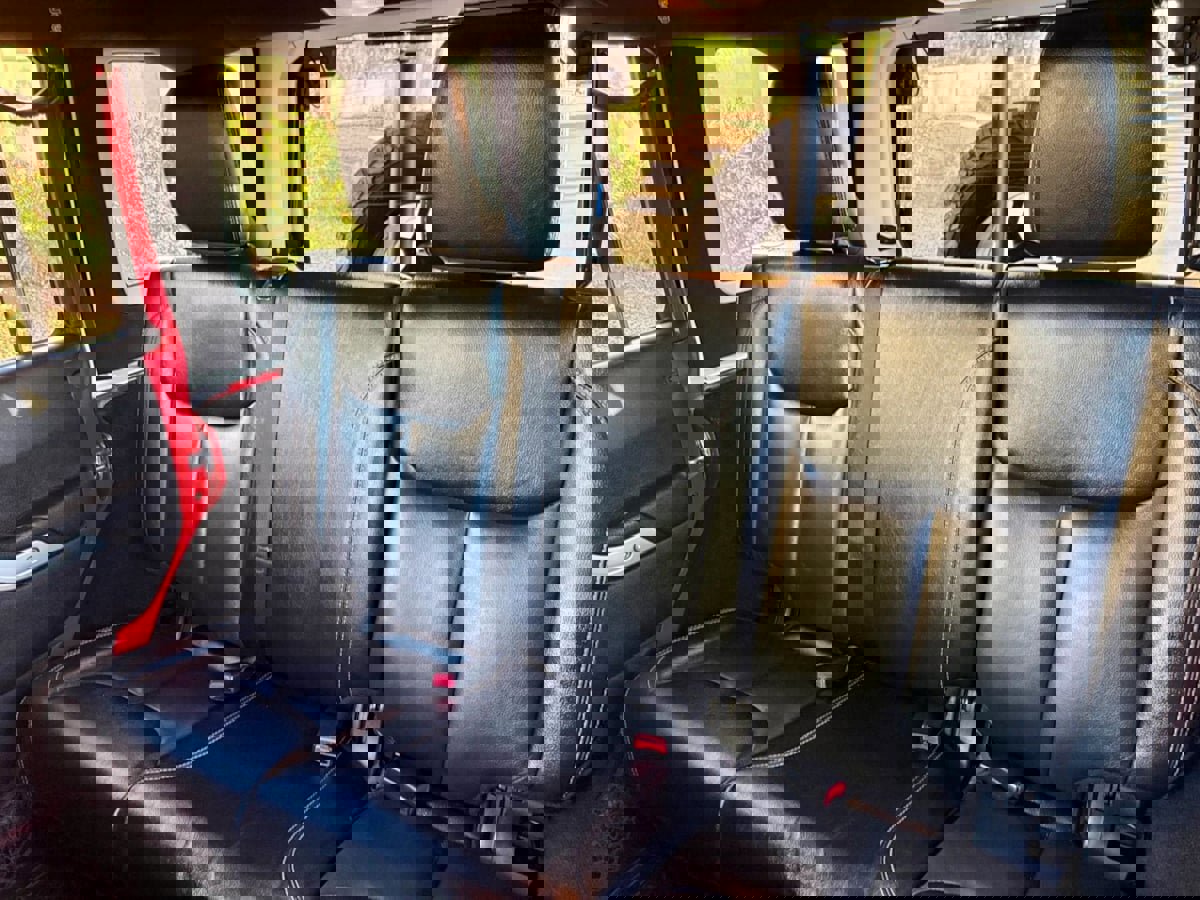 Used 2016 Jeep Wrangler Unlimited Rubicon image 19