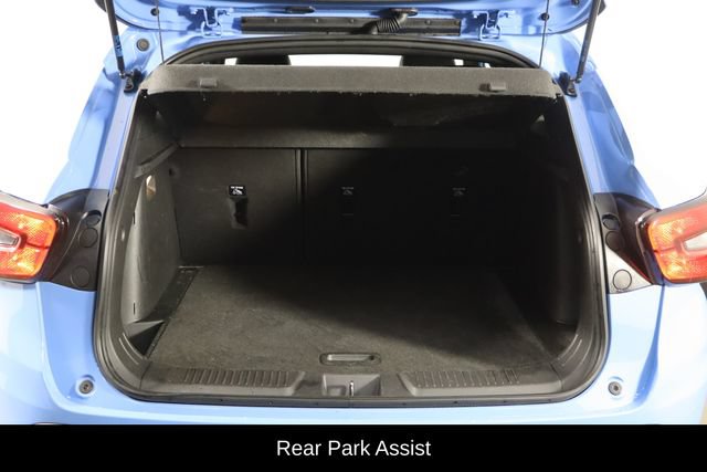 Used 2024 Chevrolet Trax RS w/ Sunroof Package FWD image 17