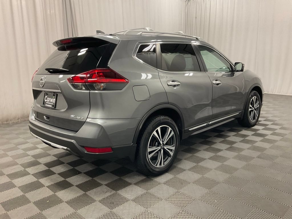 Used 2018 Nissan Rogue SL AWD/4WD image 2