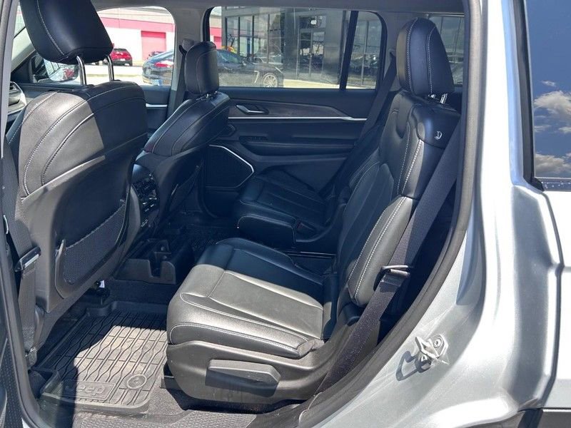 Used 2022 Jeep Grand Cherokee L Limited image 11