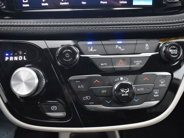 Used 2024 Chrysler Pacifica Select image 37