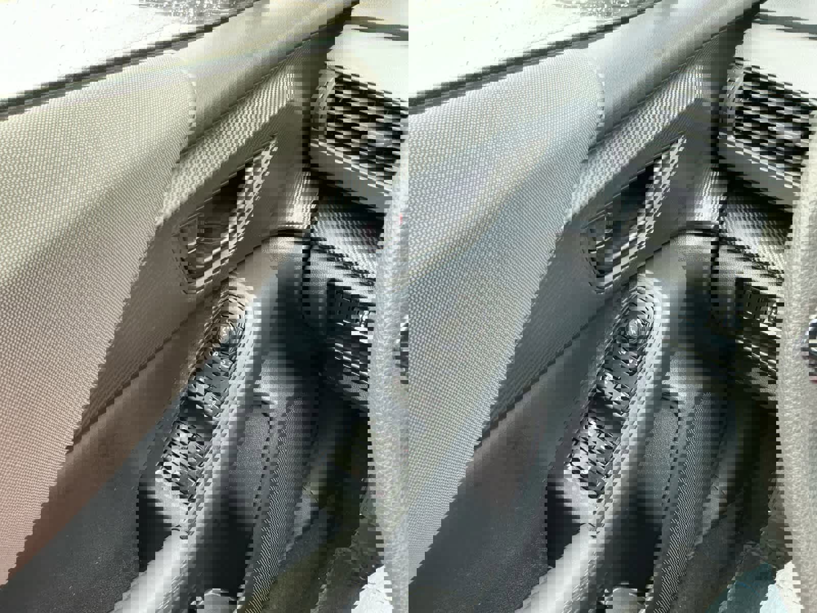 Used 2024 Subaru Crosstrek 2.0i Premium image 19