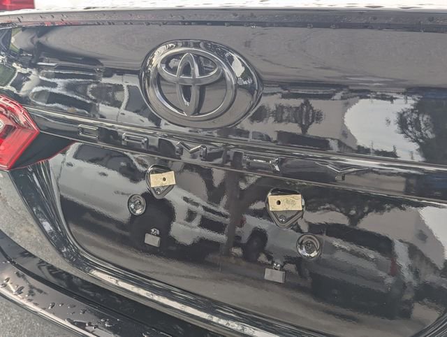 Used 2022 Toyota Camry SE w/ Convenience Package FWD image 9