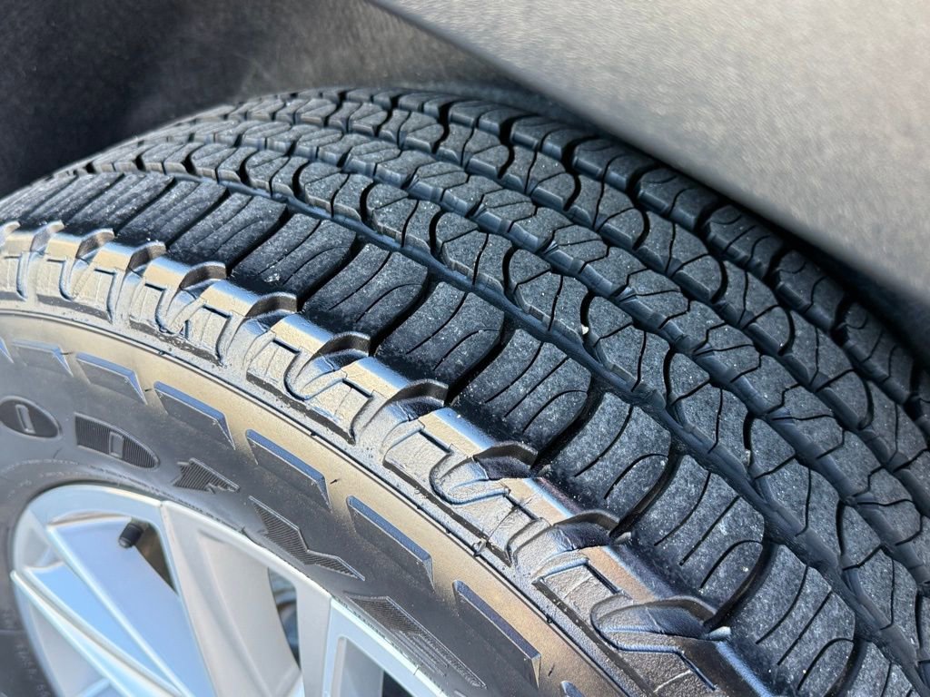 Used 2022 Chevrolet Traverse LT image 43